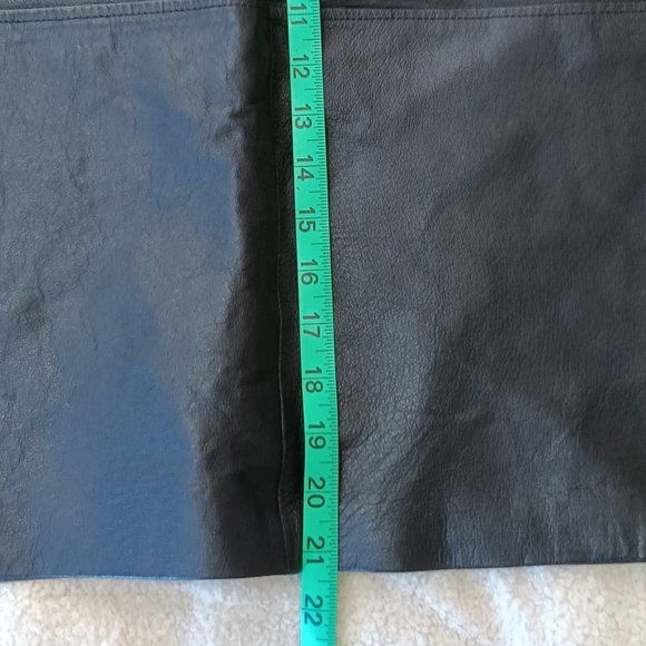 CLEARANCE SALE!! Newport News Black Leather Mini Skirt Size 18 - Picture 5 of 7